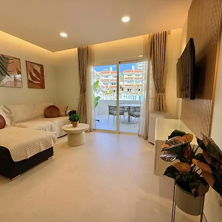 아파트 Sunny Escapes, Newly Renovated - Playa De Americas 플라야데라스아메리카스