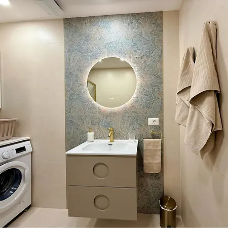 Sunny Escapes, Newly Renovated - Playa De Americas 아파트