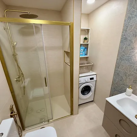 Sunny Escapes, Newly Renovated - Playa De Americas 아파트 *