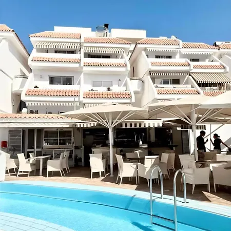 Sunny Escapes, Newly Renovated - Playa De Americas 플라야데라스아메리카스