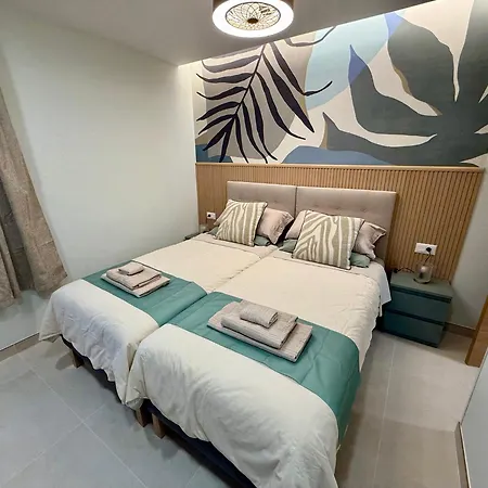 Sunny Escapes, Newly Renovated - Playa De Americas 플라야데라스아메리카스