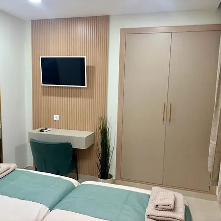 Sunny Escapes, Newly Renovated - Playa De Americas 아파트