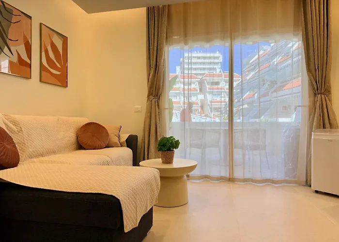 Sunny Escapes, Newly Renovated - Playa De Americas Appartement