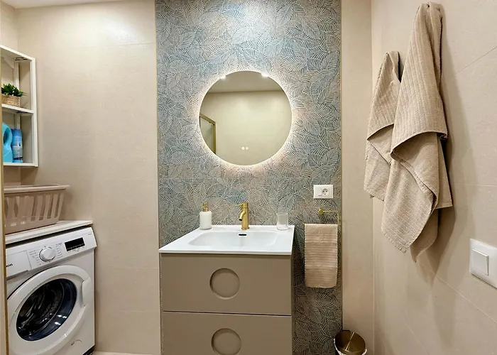 Sunny Escapes, Newly Renovated - Playa De Americas Appartement